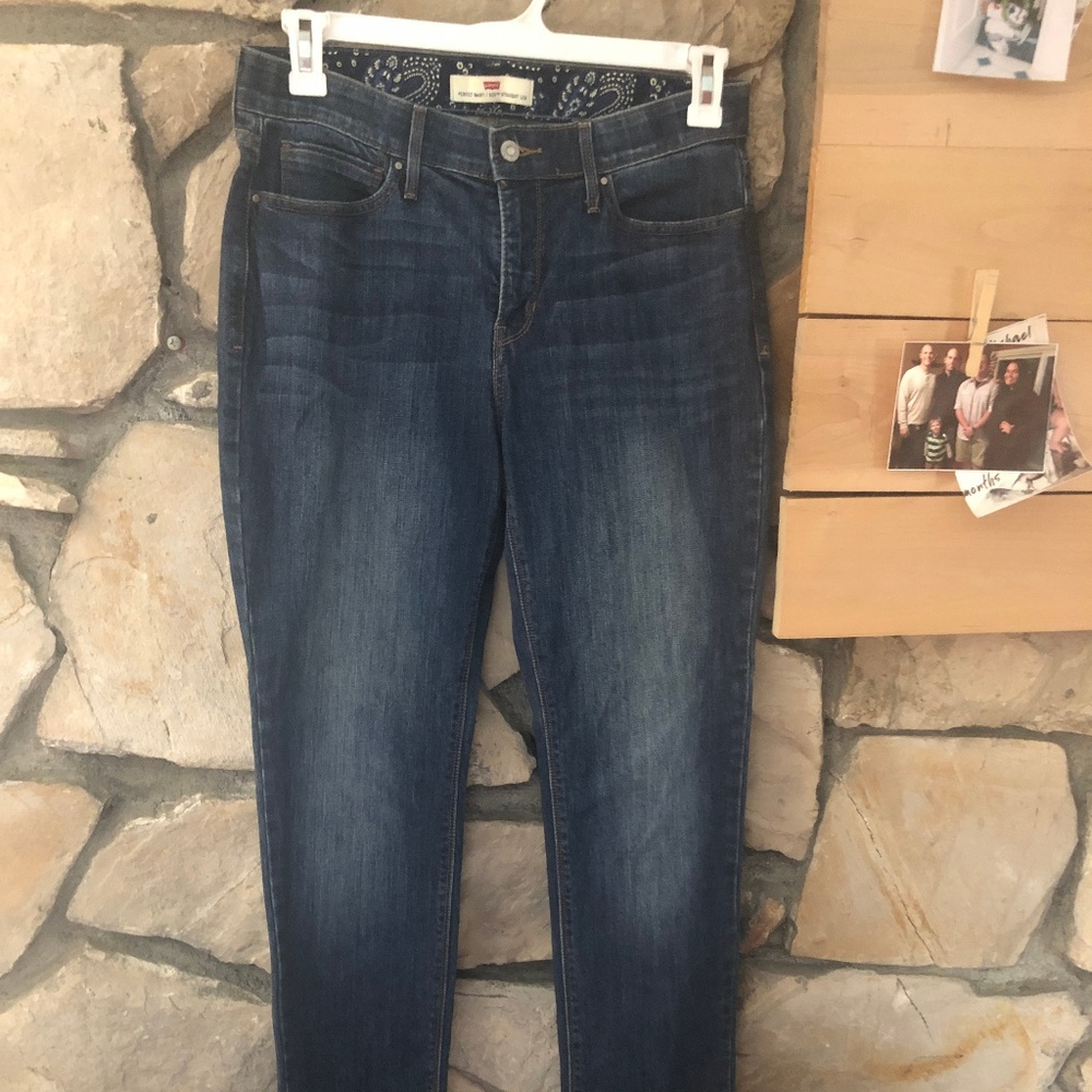 Levi's Women's Straight Leg Jeans